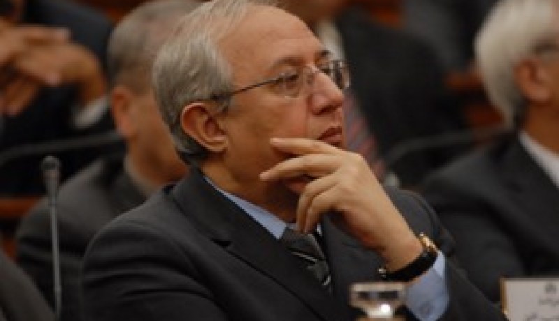 ديون تطارد نائبا برلمانيا