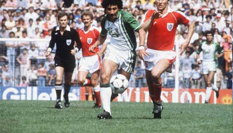 الفيفا تهنئ نجم الخضر لسنوات الثمانينات بعيد ميلاده الـ63