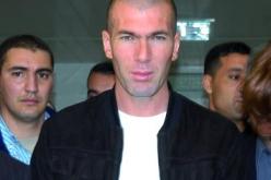 زيدان يتحول إلى عارض أزياء