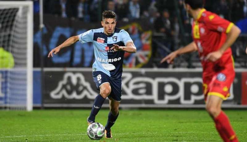 فرحات: “كنت ألعب كالمجنون لكن الآن تعلمت الكثير”