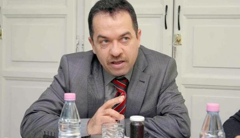 زمالي يحاور الصيادلة