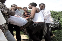 مقتل4 صوماليين في هجوم مسلح على موكب لإعلاميين