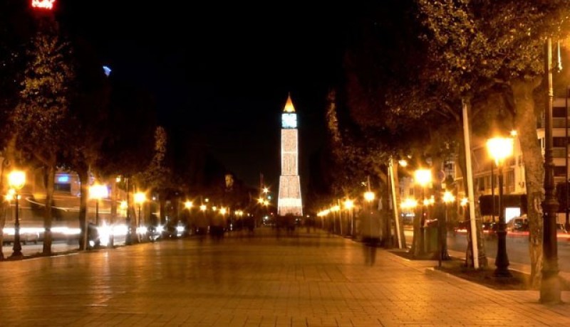 تونس تشهد أول ليلة من حظر التجول