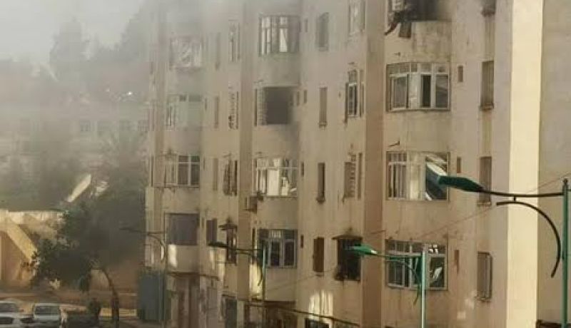 فيديو.. حريق مهول في بأحد العمارات بسكيكدة