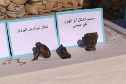 الشرطة ضبطت أيضا 100 قنطار من التبغ في عملية أخرى..حجز تمثال لـ “أبو الهول” مخبأ وسط رزم تبن في باتنة!
