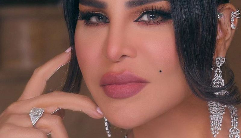 بالصورة.. كمامة أحلام المُرصّعة بالألماس تُثير الجدل