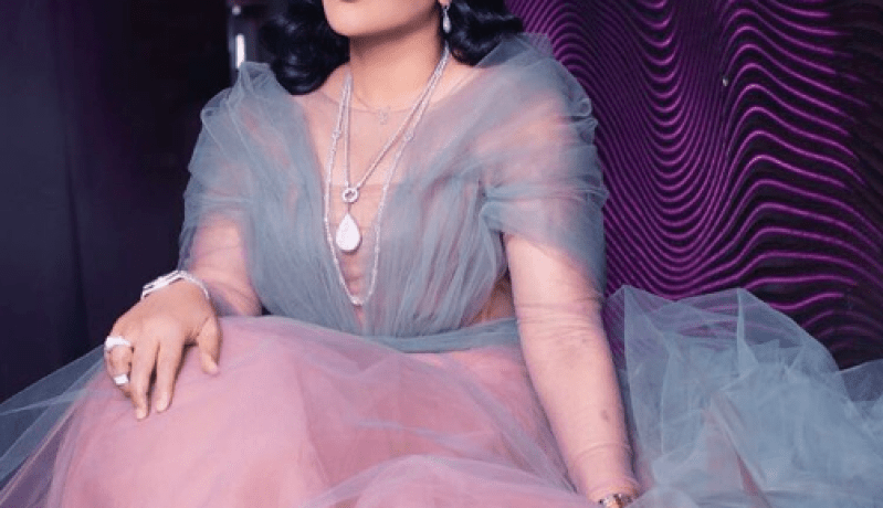 أحلام تكشف عن عمليات تجميل أنفها وشفتيها