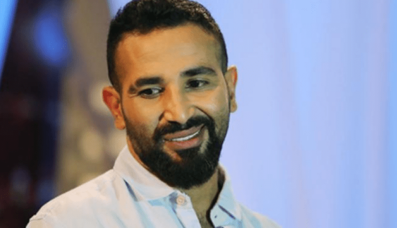 بالفيديو.. أحمد سعد يرفع الآذان وسط الحجاج بالأراضي المقدّسة