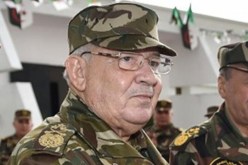 الفريق أحمد قايد صالح في زيارة إلى الناحية العسكرية الرابعة