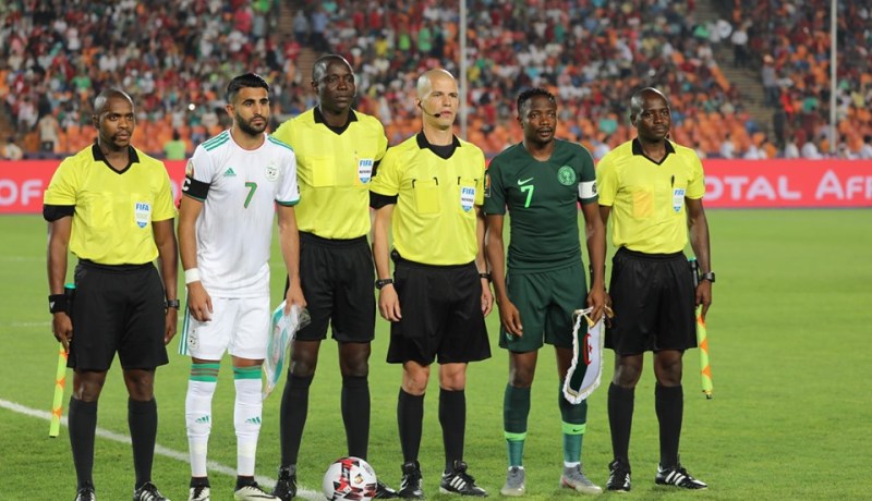 قائد “نيجيريا” نادم على انضمامه لـ “ليستر سيتي” بسبب “محرز” !