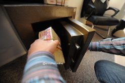 حبس موظّفين بشركة عموميّة بتهمة اختلاس الملايير بالبليدة