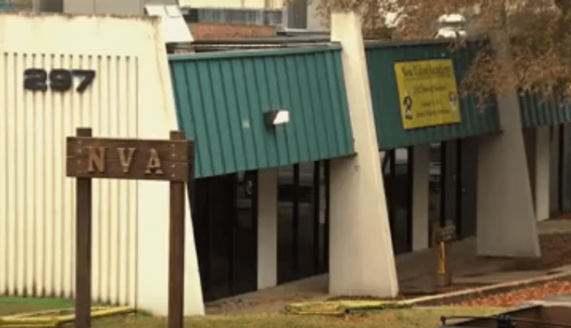 بالفيديو..معلّمة أمريكية تنزع حجاب طالبة مسلمة وتستهزأ بها