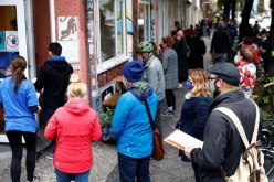 ألمانيا: طوابير من المواطنين لإجراء فحص كورونا بعد تفشي الفيروس