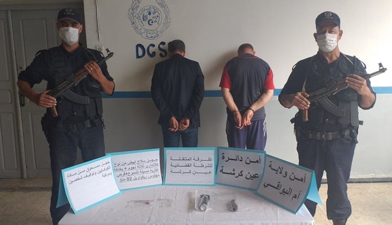 أم البواقي: توقيف شخصين وحجز كمية من المخدرات وأسلحة بيضاء