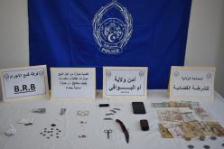 أم البواقي: توقيف 5 أشخاص وحجز كمية من المخدرات والمهلوسات والأسلحة البيضاء