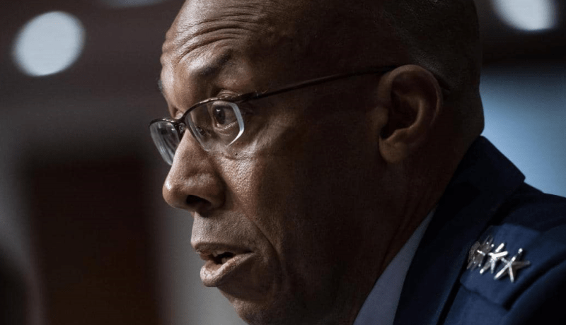 لأول مرة.. تعيين أمريكي من أصول إفريقية رئيسا لأركان القوات الجوية