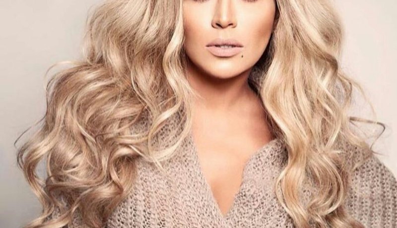 صورة.. أمل بوشوشة بإطلالة شقراء