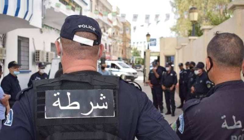 سكيكدة.. توقيف شخص أثناء محاولته السرقة من داخل سيارة