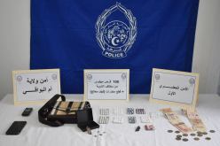 أم البواقي: توقيف شخصين وحجز كمية من المؤثرات العقلية والمخدرات