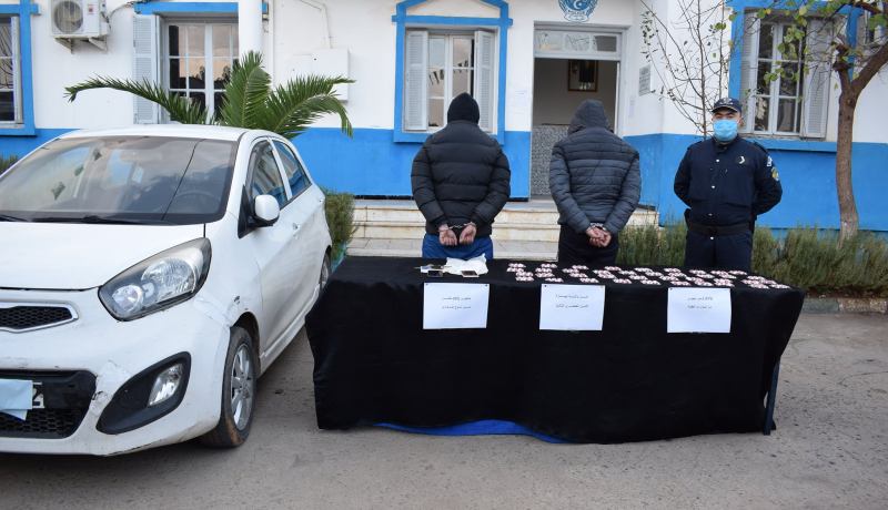 تيبازة: توقيف مروجين للمخدرات وحجز 579 قرص مهلوس