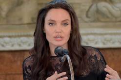 أنجلينا جولي: “والدتي أجبرتني على التمثيل”