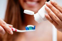 تنظيف الأسنان بالفرشاة والمعجون يحمي من فيروس كورونا