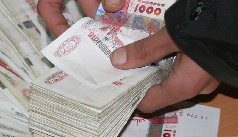 توقيف شخصين بحوزتهما أوراق مهيأة لتزوير العملة الوطنية في الرحوية بتيارت