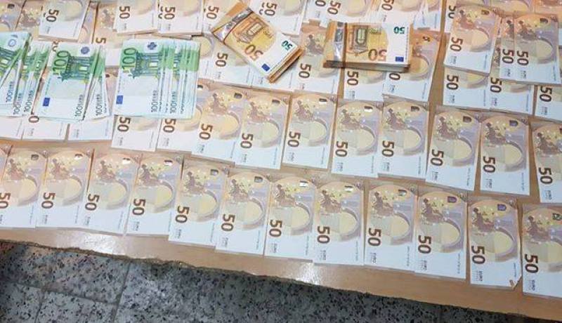احباط محاولة تهريب 19 ألف أورو بمطار هواري بومدين 