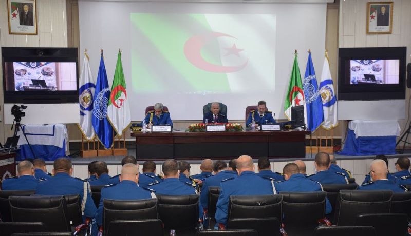 خليفة أونيسي يجتمع برؤساء أمن ولايات ناحية الوسط