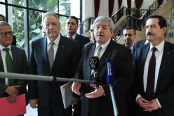 أويحيى يناقش مشروع قانون المالية 2019 رفقة رؤساء أحزاب الأغلبية 