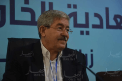 أويحيى يوقّع على سجل التعازي بسفارة الهند بالجزائر إثر وفاة رئيس الحكومة الهندي الأسبق