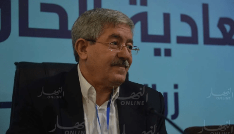 أويحيى يوقّع على سجل التعازي بسفارة الهند بالجزائر إثر وفاة رئيس الحكومة الهندي الأسبق