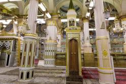 عند الروضة الشريفة… تحجان أو تعتمران