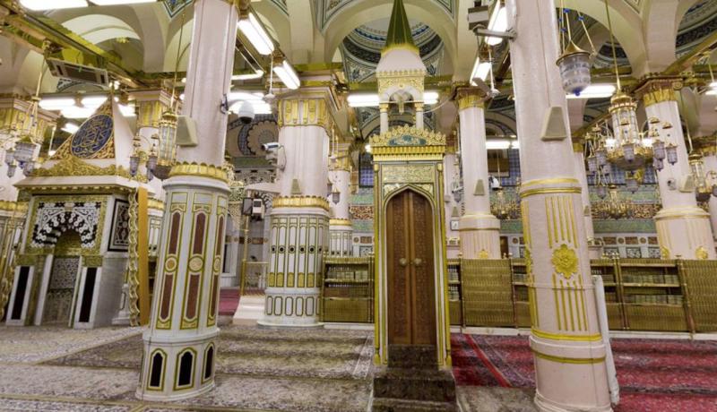 عند الروضة الشريفة… تحجان أو تعتمران