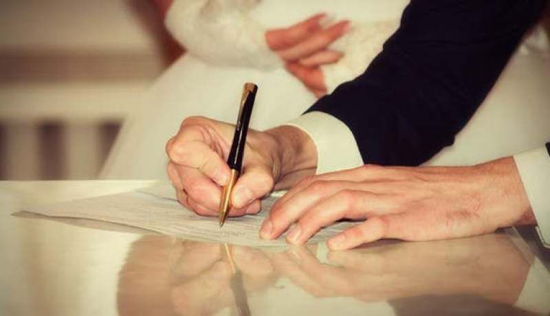 تعليق إبرام عقود الزواج وتقديم الوجبات بصفة محمولة في المطاعم بالنعامة