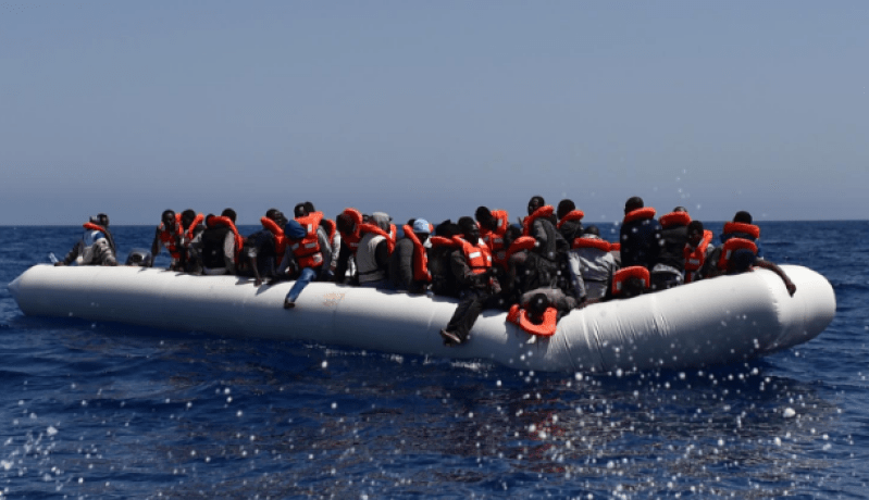 إسبانيا تنقذ 88 مهاجرا غير شرعي بعرض مياه جبل طارق