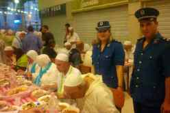 شرطة الحدود بمطار رابح بطاط بعنابة تنظم إفطار جماعي للمعتمرين