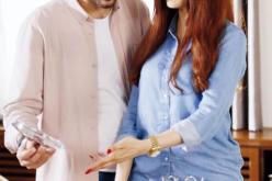 مراد يلدريم و زوجته إيمان الباني في إعلان مشترك