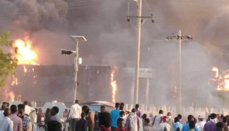السودان تعلن حالة الطوارئ وحظر التجوال بسبب الإحتجاجات