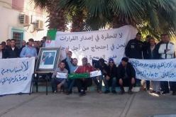 عشرات العمال يحتجون أمام مقر وحدة الجزائرية للمياه في عين الدفلى