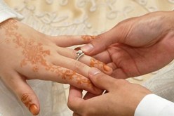 أستاذة من العاصمة تبحث عن زوج لاكمال مشوار الحياة