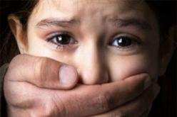 مسبوق يعتدي جنسيا على ابنة شقيقه بأولاد موسى