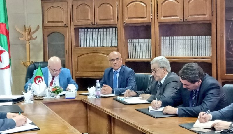 بالصور.. الأمين العام لوزير الداخلية يشدد على إستكمال مشروع الإدارة الإلكترونية