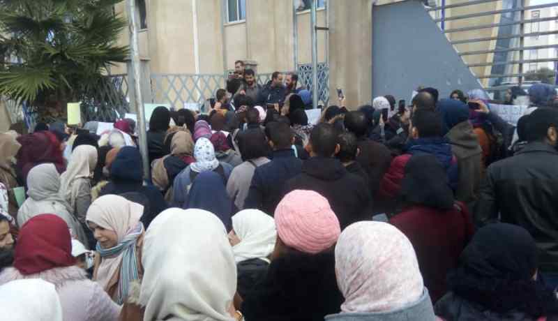 أساتذة الإبتدائيات ينظمون وقفات احتجاجية في ثاني يوم من إضرابهم