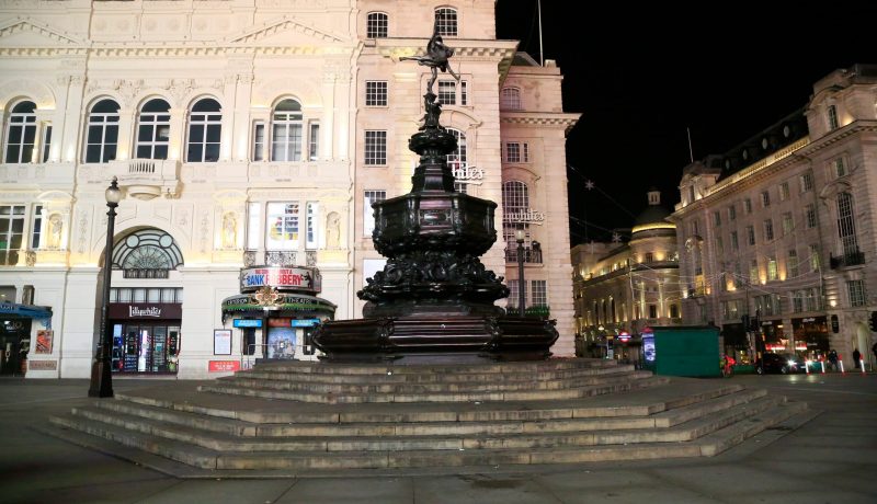 بسبب كورونا.. الإغلاق العام في بريطانيا يدخل حيز التنفيذ