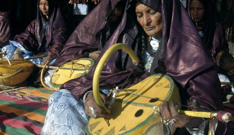 الإمْزاد.. آلة موسيقية جزائرية محرّمة على الرجال