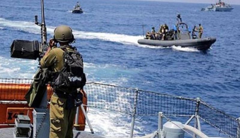 زوارق الاحتلال الصهيوني تطلق النار على مراكب الصيادين في غزة