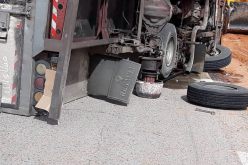 بالصور.. إنقلاب شاحنة يخلف جريحين في الاغواط