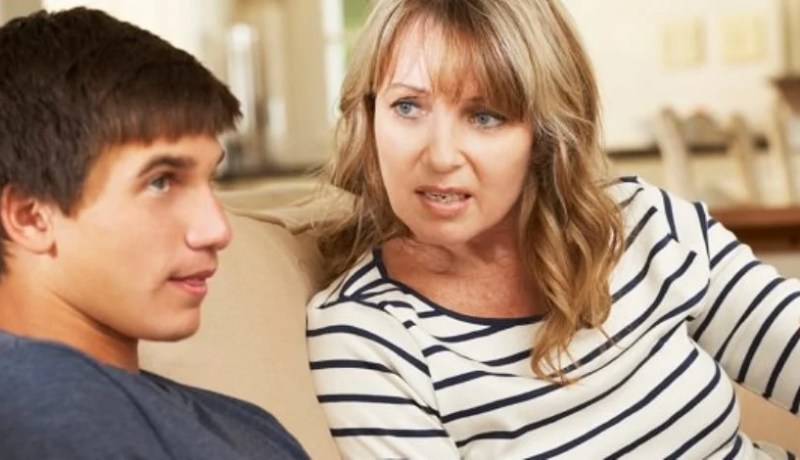 كيف أغرس في ابني روح المسؤولية.. وأمنحه الثقة والاستقلالية؟