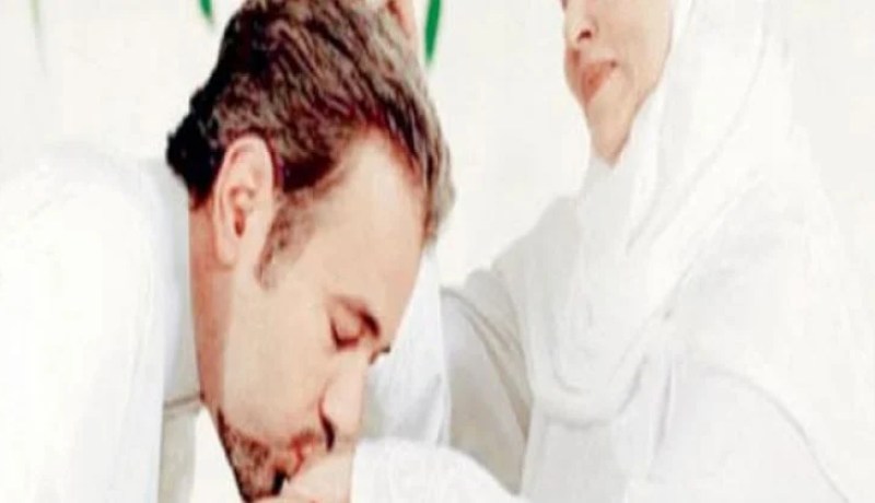 استشارة.. كانت كل شيء بالنسبة لي.. رحيل أمّي جعلني أسير الأحزان